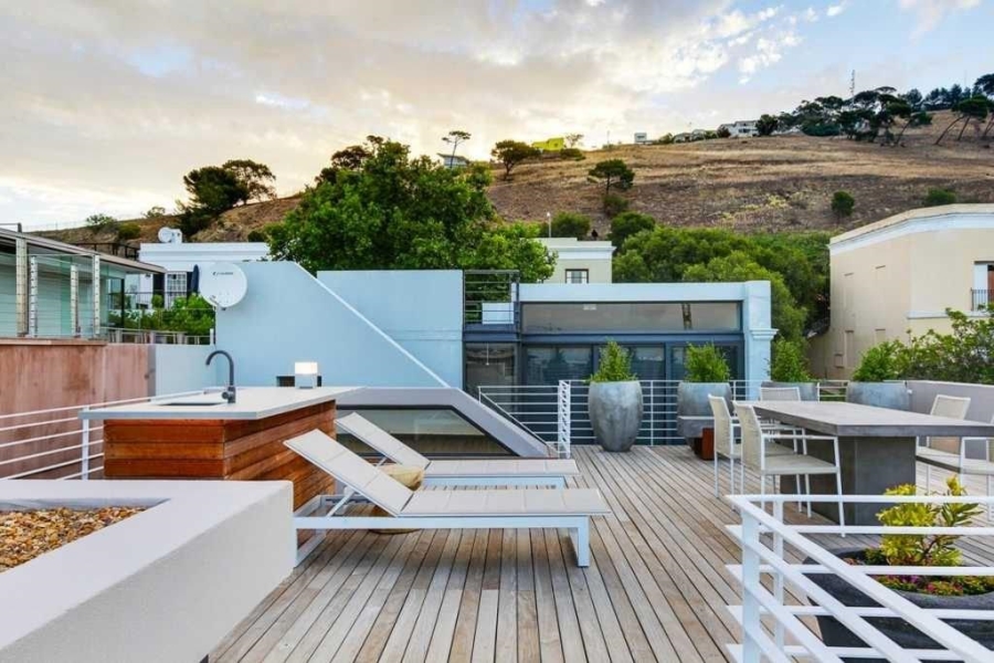 To Let 3 Bedroom Property for Rent in Green Point Western Cape